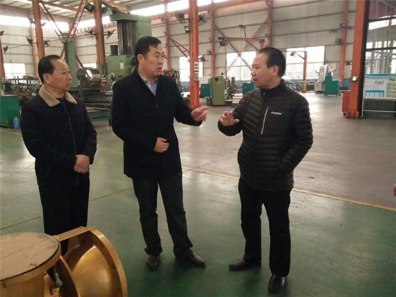 章丘双山街道党工委书记李屹东考察山东午夜精品在线观看机械有限公司