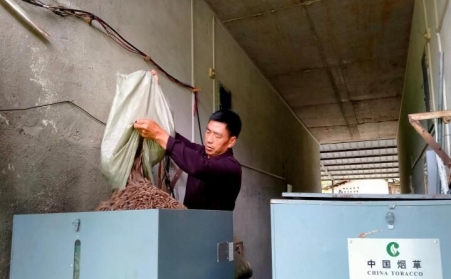 江西赣州烟区：开启烟叶烘烤“绿色之门”